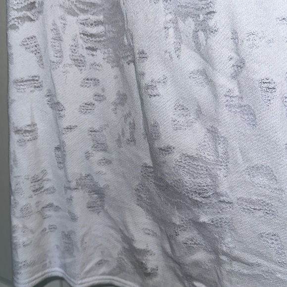 RARE! 🦄 NWT ALO Yoga Distressed Pure Tank L White DISCONTINUED - Picture 8 of 11